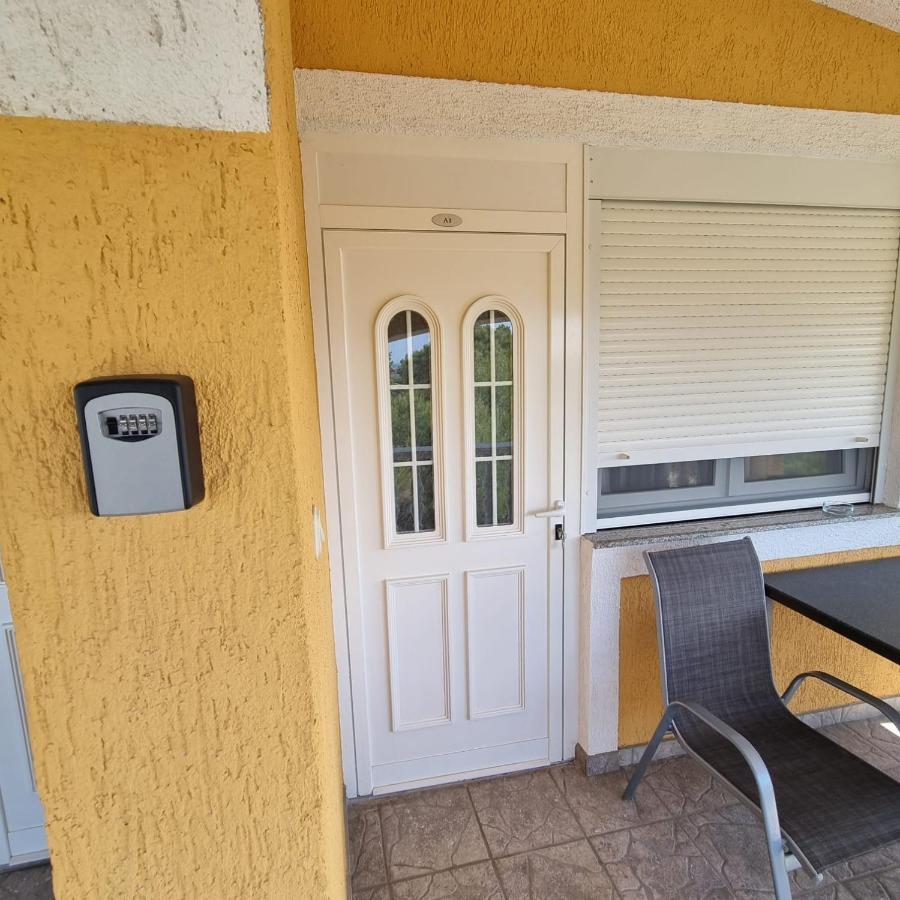 Apartmani Anna Vir Exterior foto