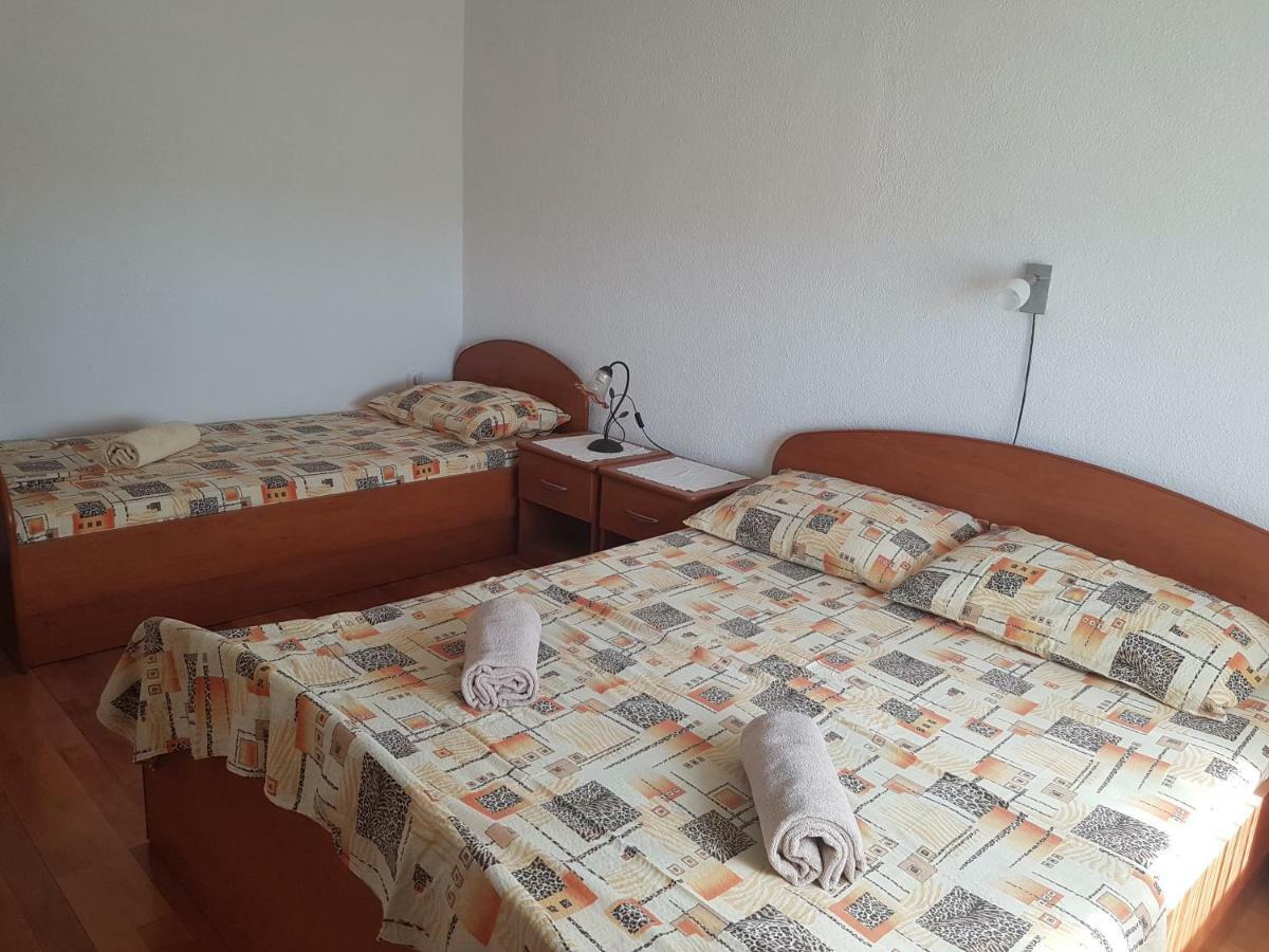 Apartmani Anna Vir Exterior foto